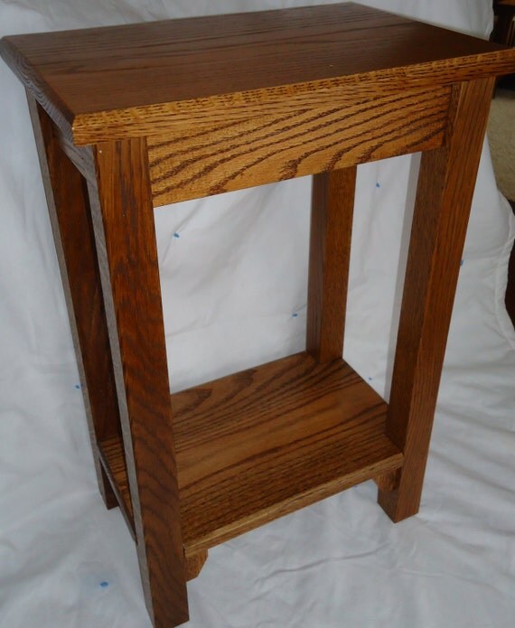 Items similar to Handmade Mission Style Oak Side Table on Etsy