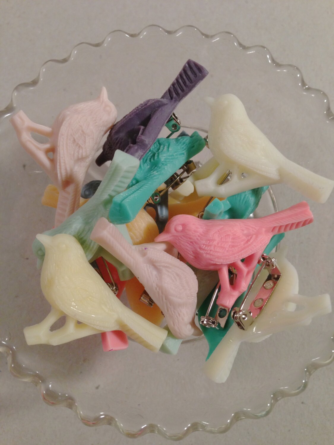 resin / bird / brooch / pin / modern / shabby chic