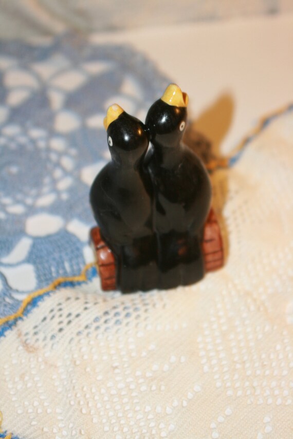 Vintage Double BlackBird Pie Birds