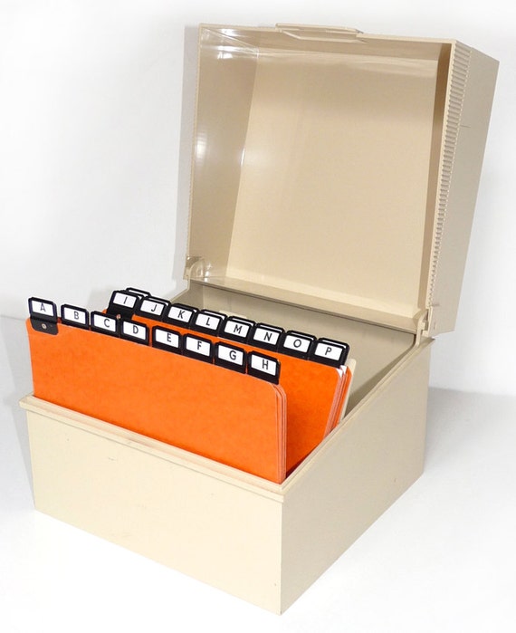 Vintage Card File Box and 25 Alphabetical File Dividers