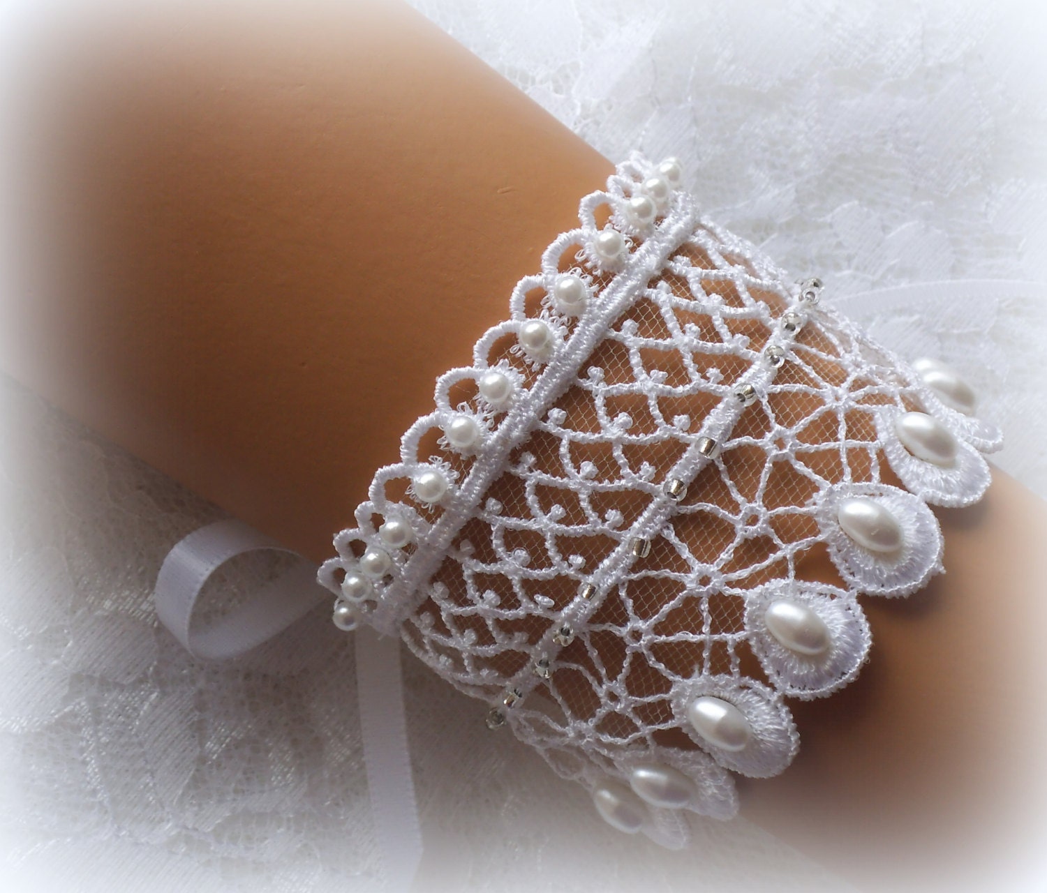 White Lace Bridal Bracelet / Wedding Lace Bracelet / Bridal