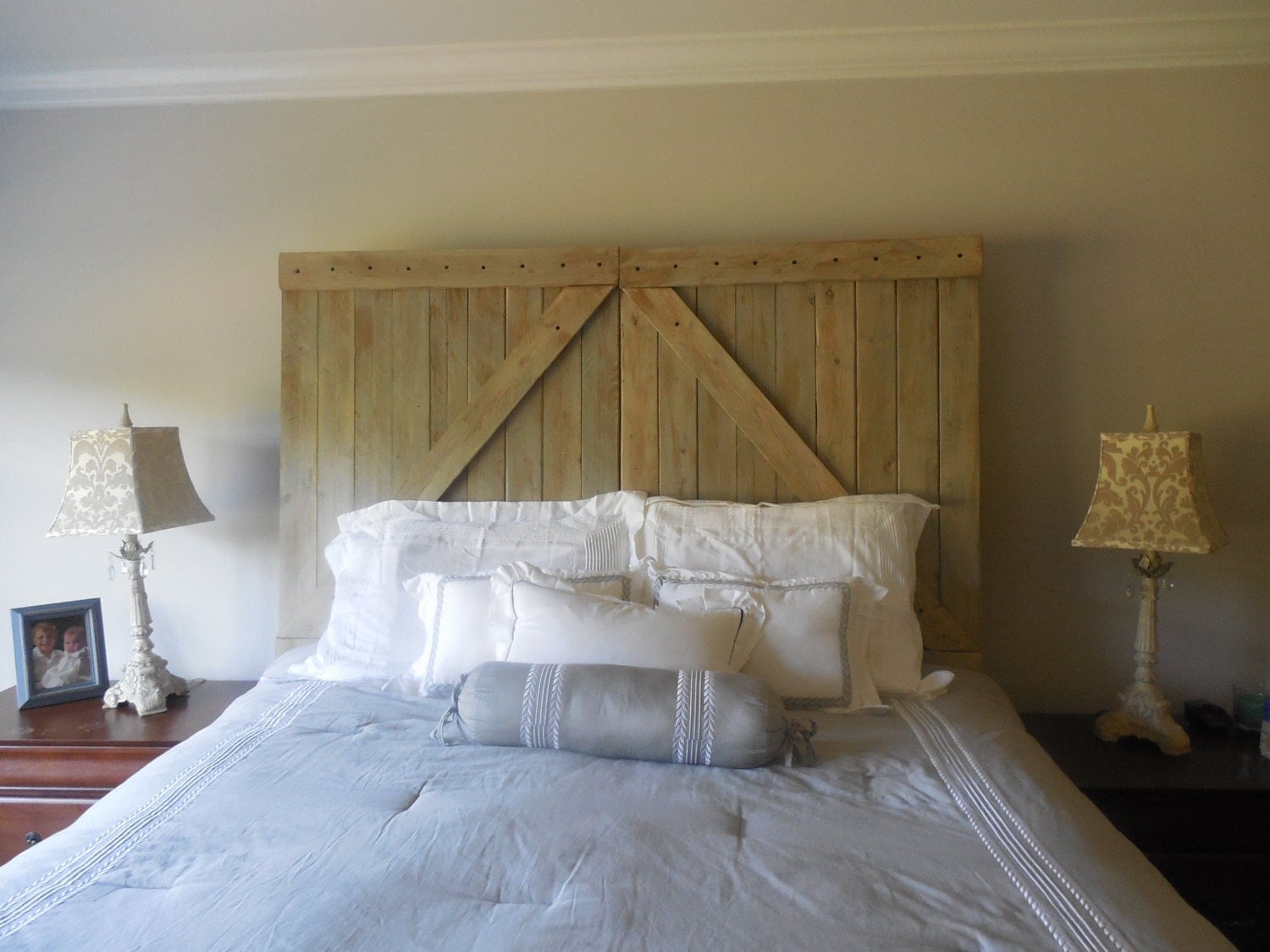 Barn door Full headboard / Rustic barn gate