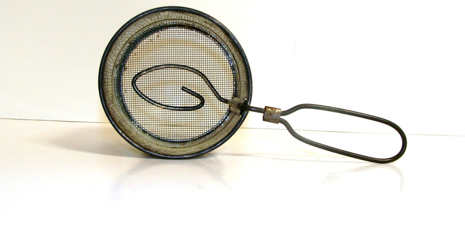 Vintage Tin Sifter Flour Sifter Shaker Duster by EtagereAntiques