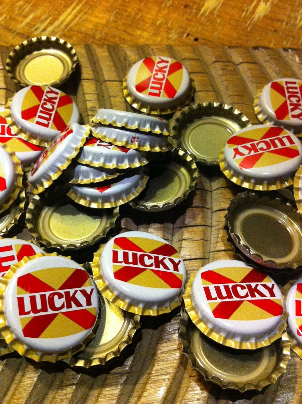 Lucky Lager Vintage Beer bottle caps by EstateOfeNVy on Etsy