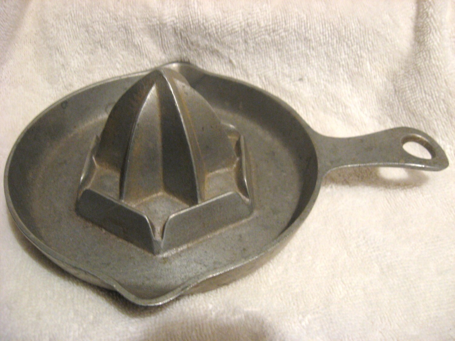 WAGNER WARE Cast Aluminum JUICER Reamer no 453