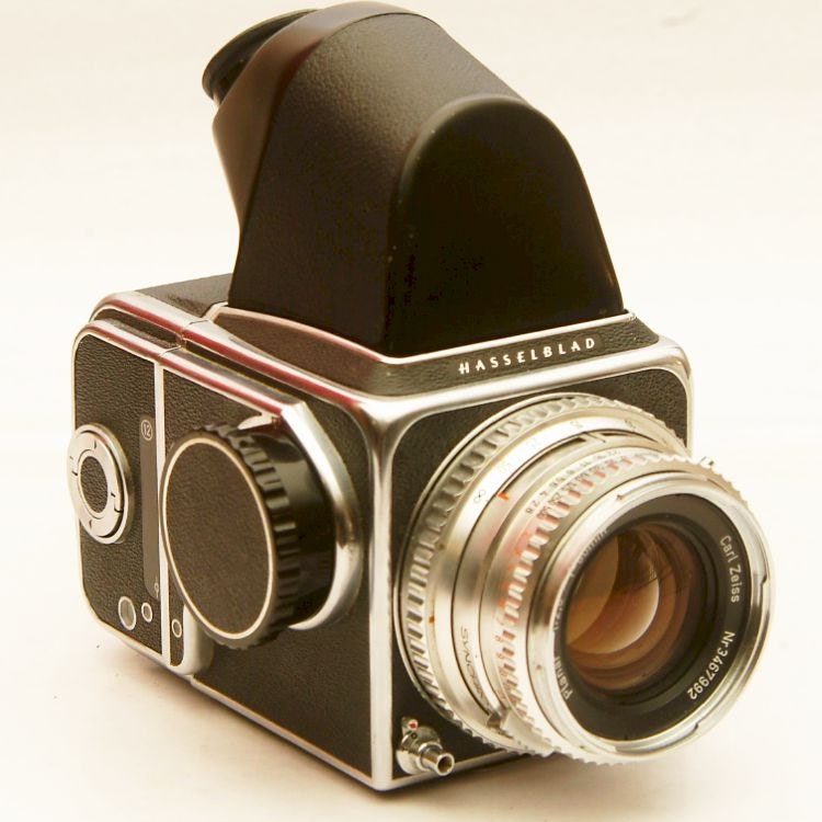 Vintage Hasselblad 500c Camera With 80mm F28 Planar Lens And