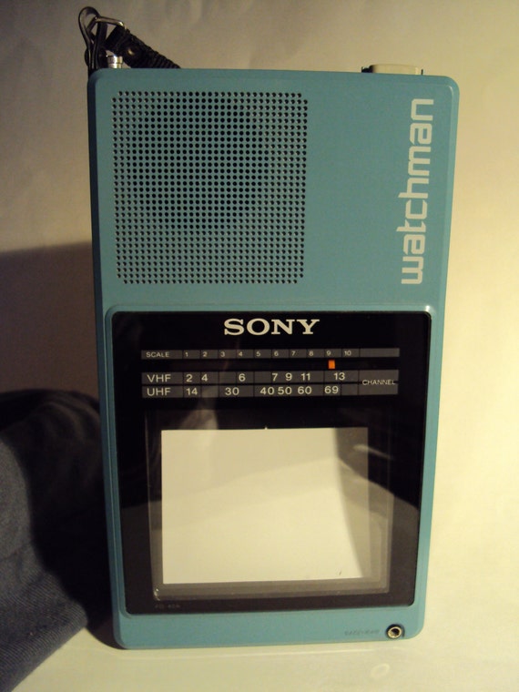 Vintage Sony Watchman FD 42A Portable 3 1/2 Flatscreen