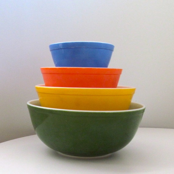 Vintage Pyrex Nesting Bowls Mixing Bowls Green Yellow Orange