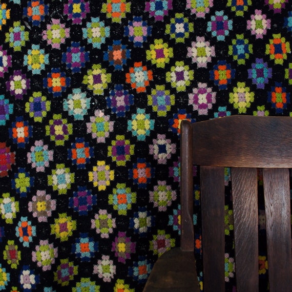 60s Hand Knit Afghan Throw / Multi Color Granny Square Pattern