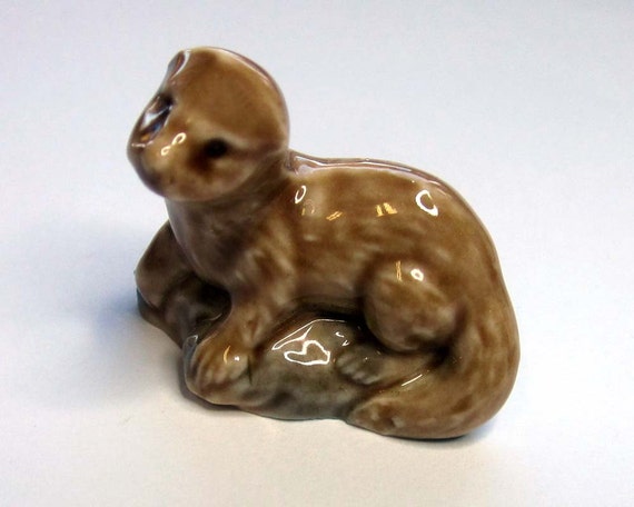 Items similar to Wade Whimsies - Otter - Wade Figurines, Wade ...