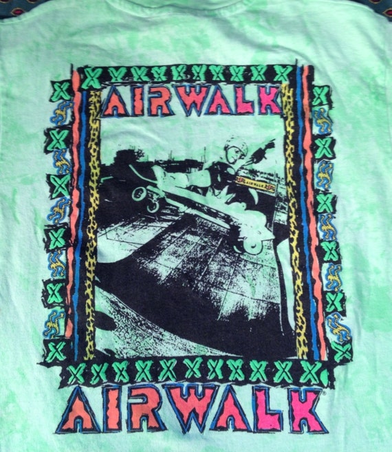 t shirt airwalk