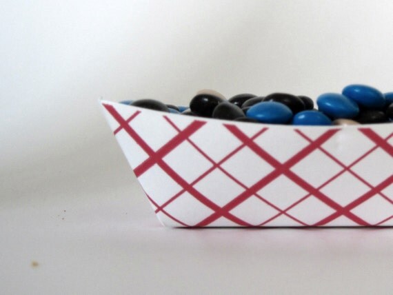 75 MEDIUM Retro Red Plaid Paper Food Trays, Snack Box, Concession supplies, Paper Party Plates, Paper food boxes, wedding tray Il_570xn