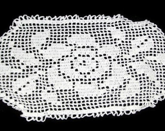 Rose Filet Crochet Doily Table Centerpiece White Cotton Oval Flower Doily 16” X 7”