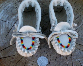Toddler Moccasins , Beaded moccasins , Childrens moccasins , Soft toddler shoes