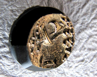 Antique Shipwreck Black Glass & Gold Luster Picture Button