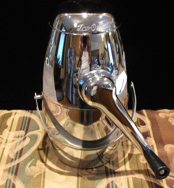 Vintage IceOMatic Ice Crusher / By Rival