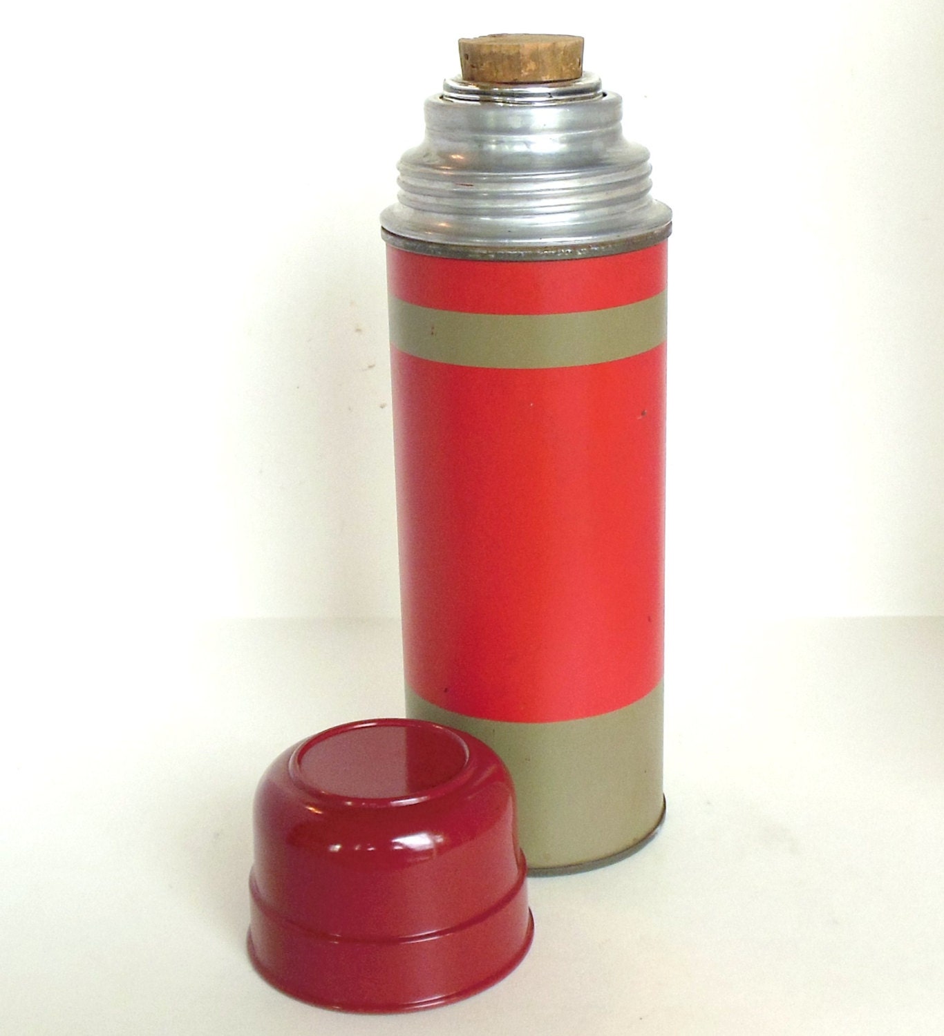 Vintage Bakelite Thermos Aladdin Metal Red Tan 40's