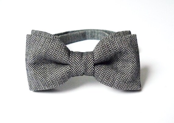 Men's Bow Tie by BartekDesign: pre tied herringbone gray