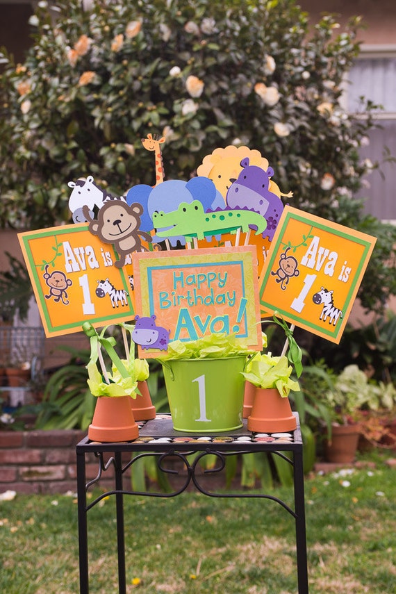 Items similar to Zoo Themed Centerpieces on Etsy