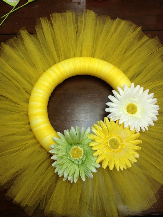 Items similar to Spring Tulle Wreath on Etsy
