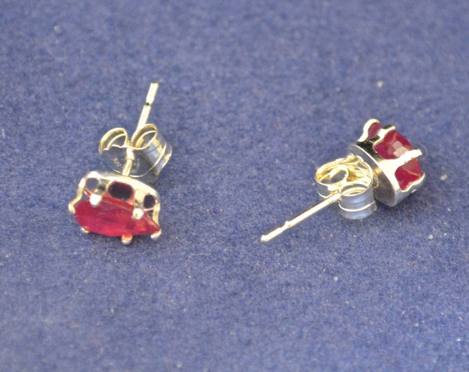 Ruby Pear Studs, 6x4mm Pear, Natural, Set in Sterling Silver E332