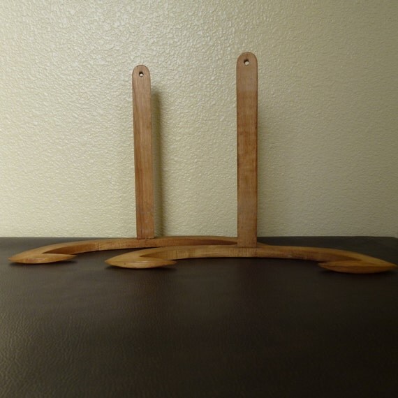 2 Vintage Wood Wall Plate Holders/Hangers by NVMercantile on Etsy
