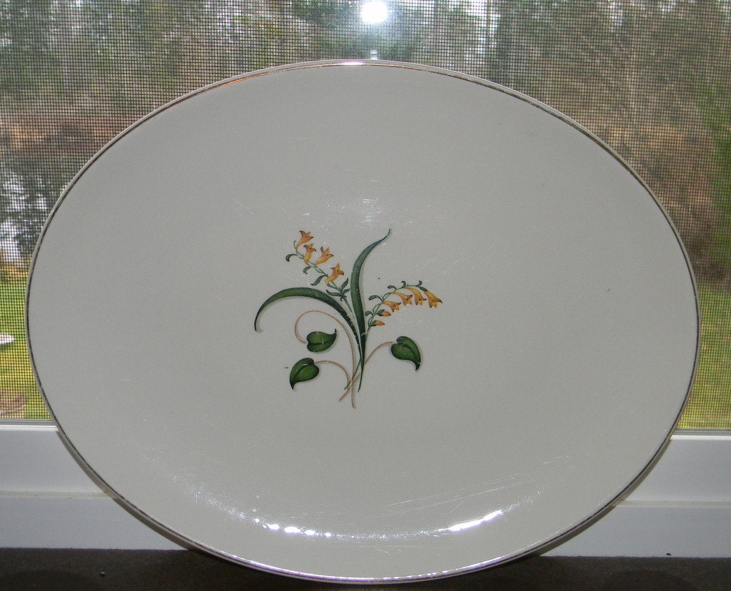 Vintage Serving Platter by Knowles, USA 5111 Haute Juice