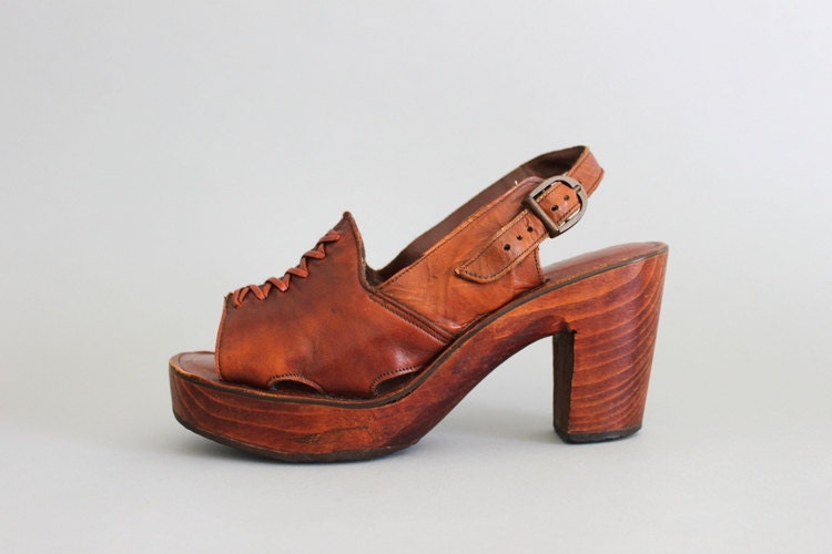 platform sandals 1970s
