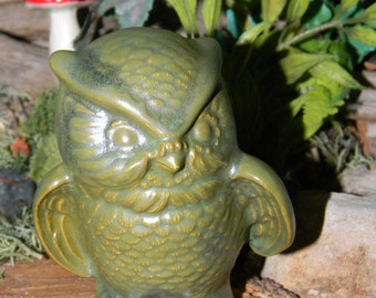 Green Ceramic Owl - Vintage Style Great detail Ready to ship