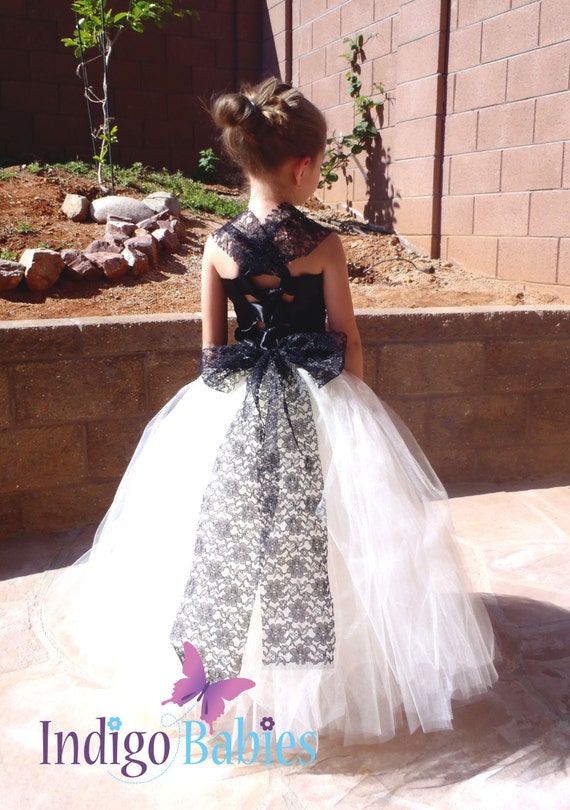 Items similar to Flower Girl Dress Weddings Tutu Dress 