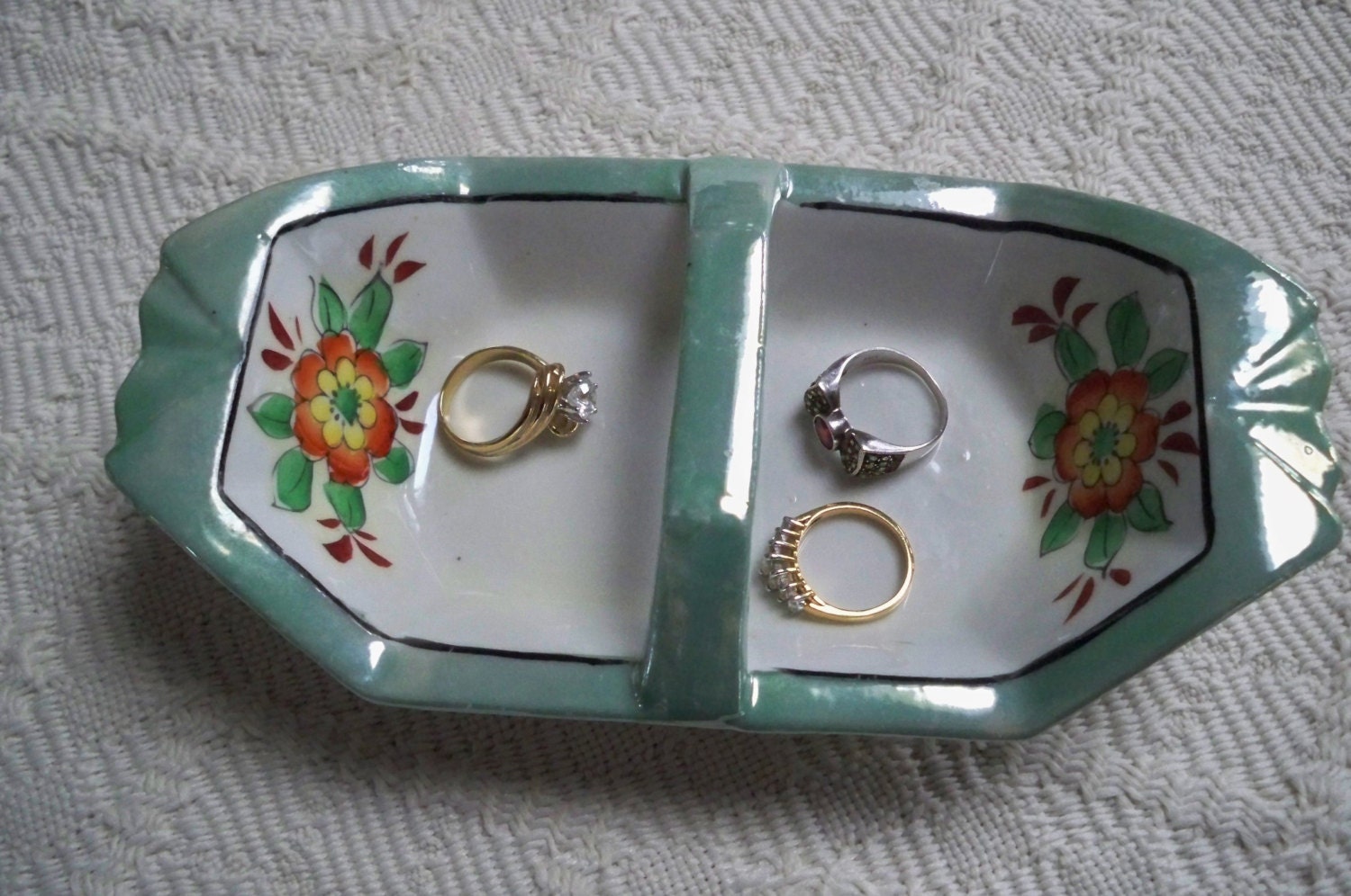 Vintage Serving Nut / Pickle Condiment Dish or Lusterware Dish for