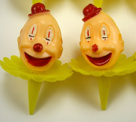 Clown Novelty, Cupcake of Circus Head,   Vintage circus vintage  Yellow Set Toppers, cupcake 12, toppers