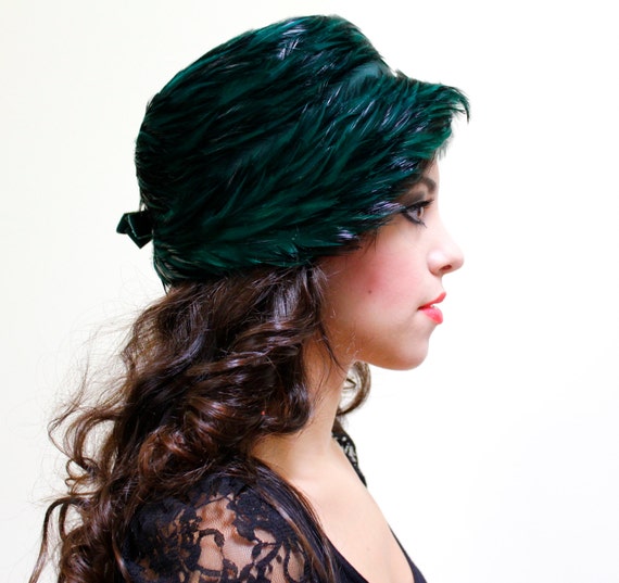 Vintage Green Feather Hat - Mid Century Bonwit Teller Structured Cloche / Designer Brimmed