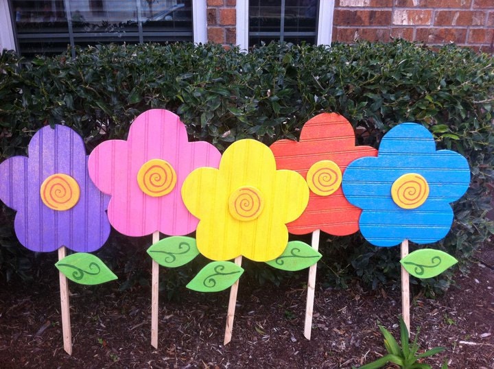 Spring Flowers Yard Art Yard Decoration by WildeWoodTreasures