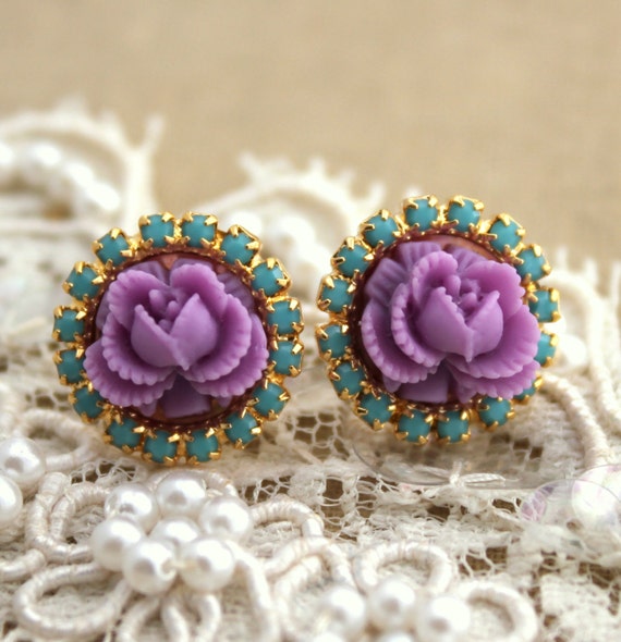 Stud earrings purple violet rose Turquoise Vintage by iloniti