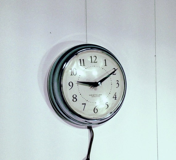 Vintage Electric Kitchen Wall Clock Running Metal Westclox