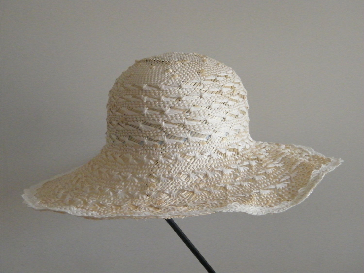 Chic White Summer straw hat for women long brim hat for