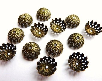 30 bead caps, bronze