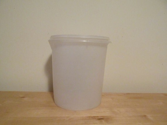 clear tupperware bins