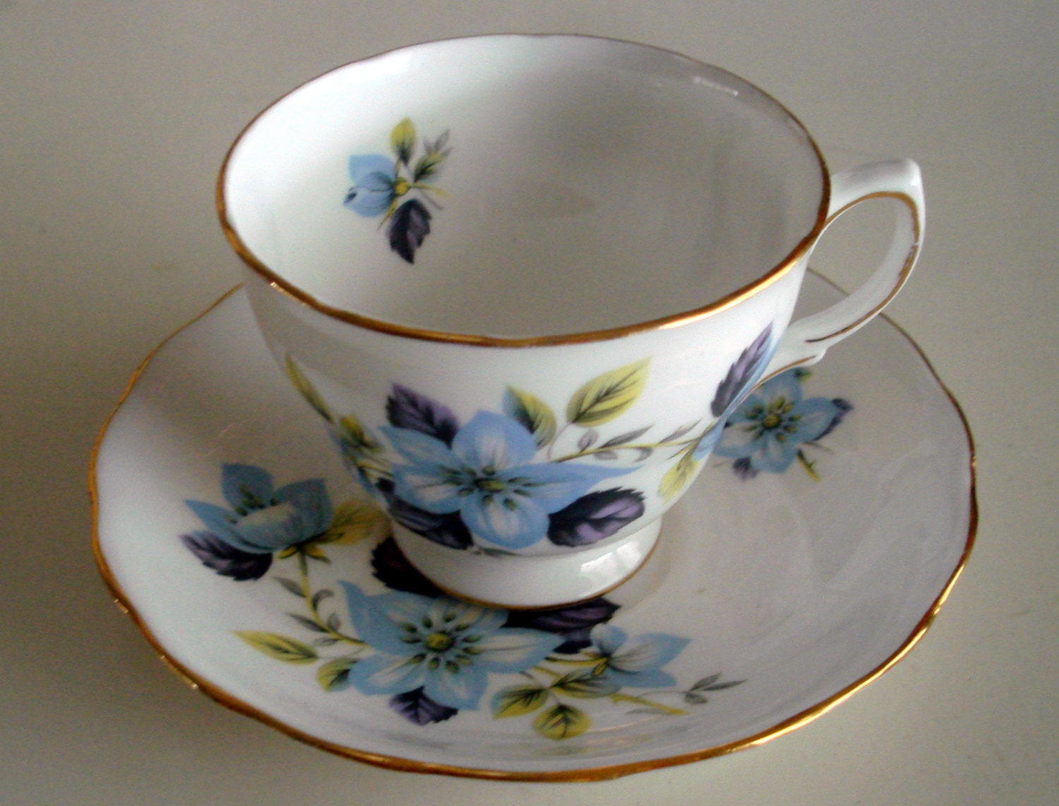 vintage-queen-anne-bone-china-made-in-england-cup-saucer