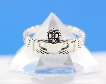 Claddagh Ring, Stunning Sterling Silver Claddagh ring, Irish ring, Love, friendship, loyalty symbol .562