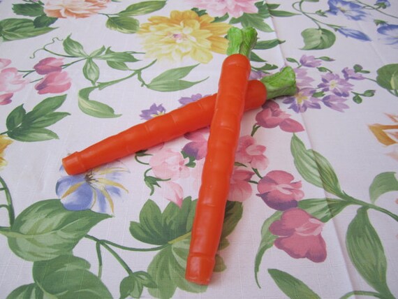 Spring Easter Adorable Pair of Carrot Shaped Candles
