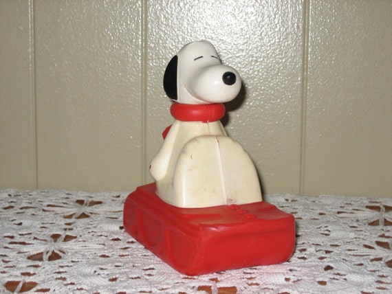 peanuts bath toys