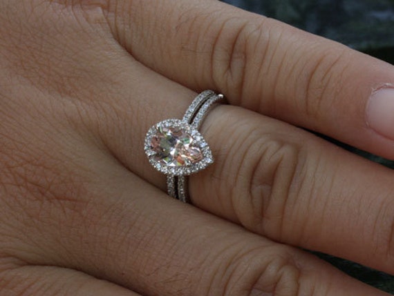 wedding band with pear engagement ring