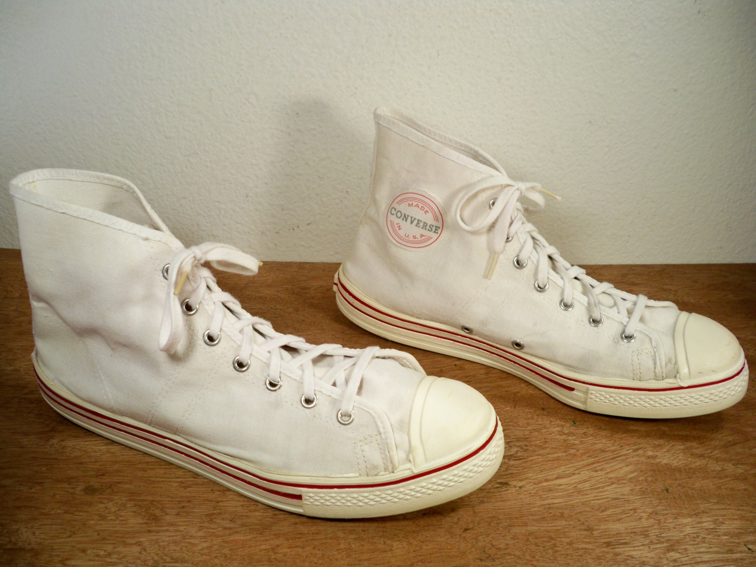 Vintage Converse High Top White Canvas Mens Sneakers by Joeymest