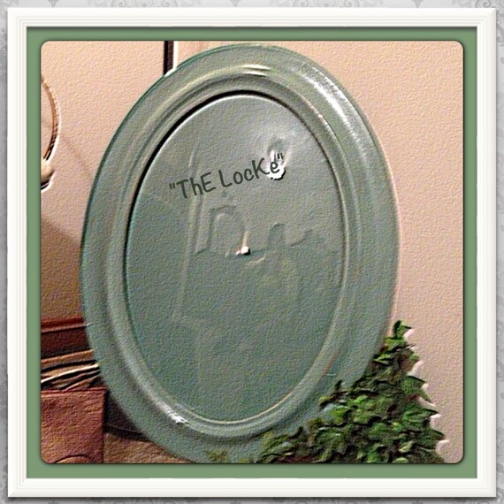 Items similar to Oval Domed Frame...ThE CorNice on Etsy