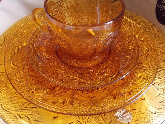 Tiara Exclusive Amber Four Piece Place Setting Indiana Glass