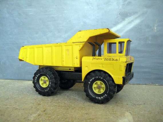 Classic 1970s Vintage Tonka. Yellow Metal Toy. Tonka Mighty