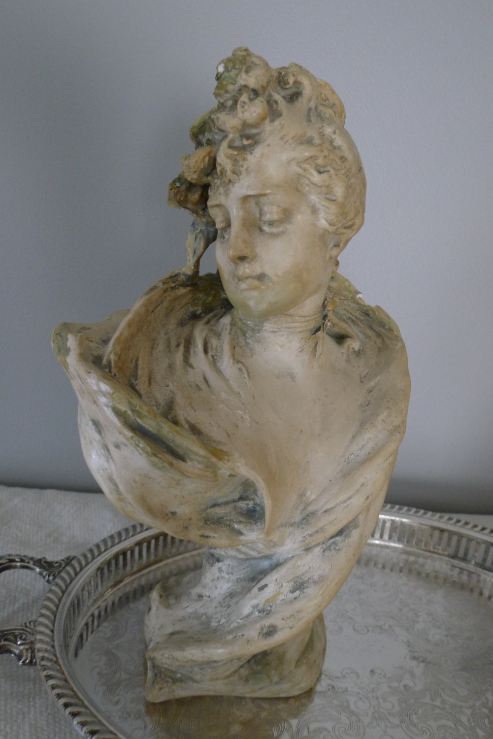 Decorative plaster female bust