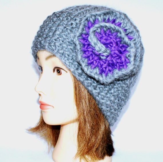 Beanie hat with flower knitted medium gray and by Johannahats